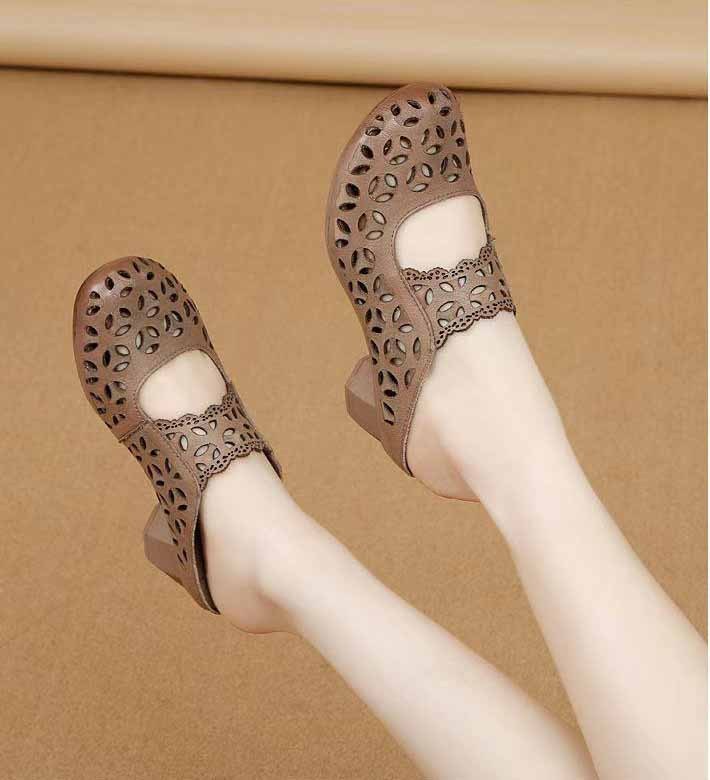 Women's Retro Fashion Hollow Hole Shoes PU Leather Clogs Shoes Round Head Slip On Femme Slippers